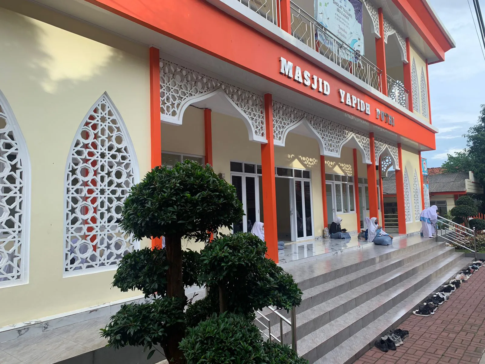 Ruang Belajar dan Ibadah Nyaman